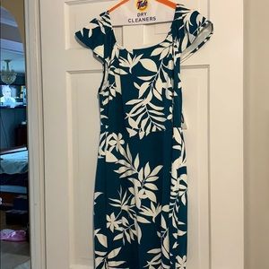 Old navy print dress in large. New with tags!!